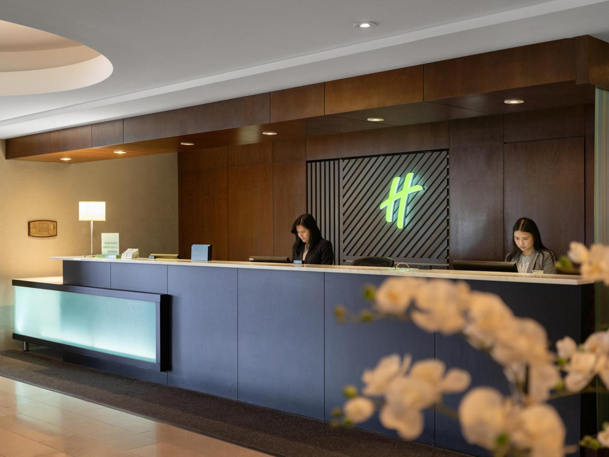 Holiday Inn Calgary Airport By Ihg Esterno foto