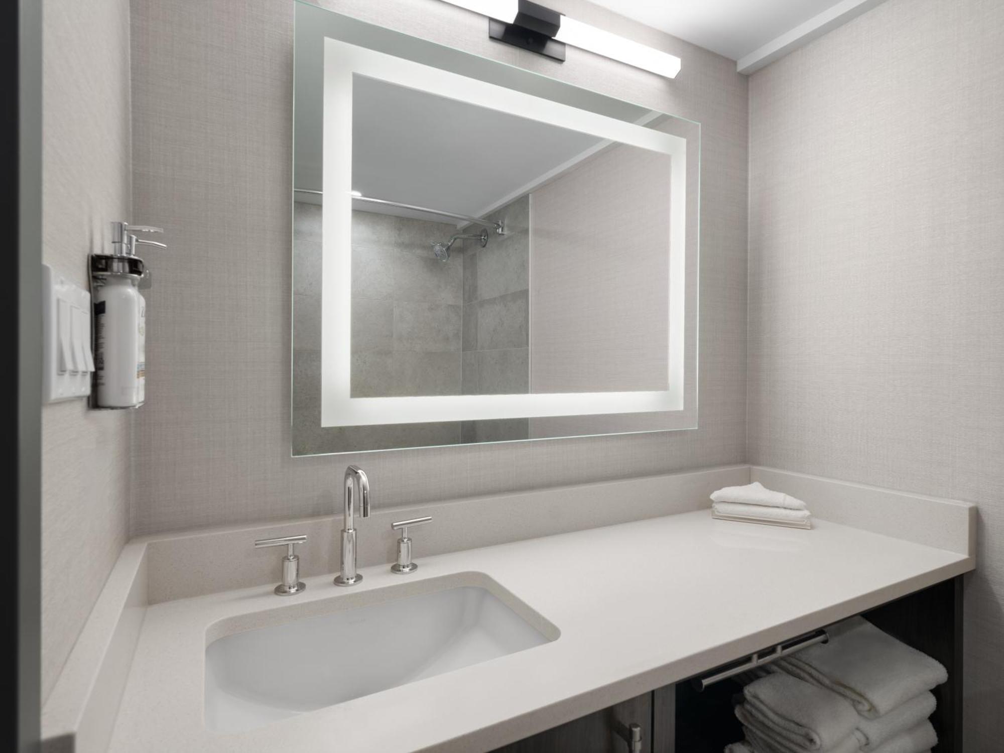 Holiday Inn Calgary Airport By Ihg Esterno foto