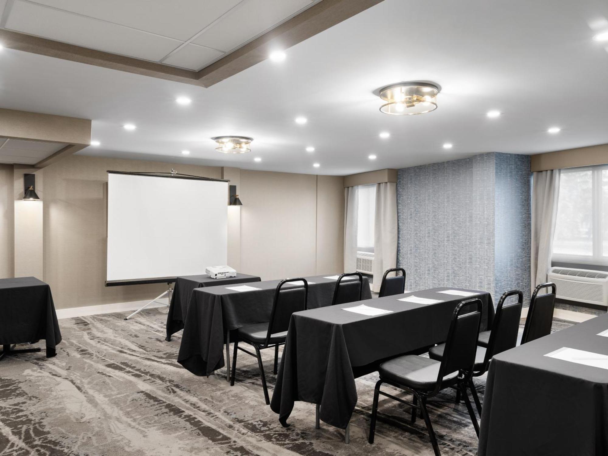 Holiday Inn Calgary Airport By Ihg Esterno foto