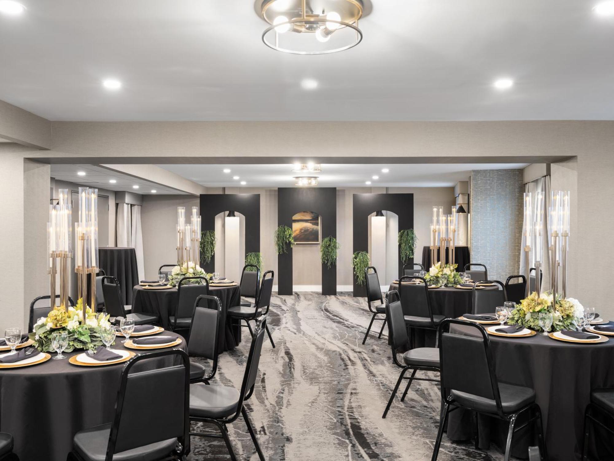 Holiday Inn Calgary Airport By Ihg Esterno foto