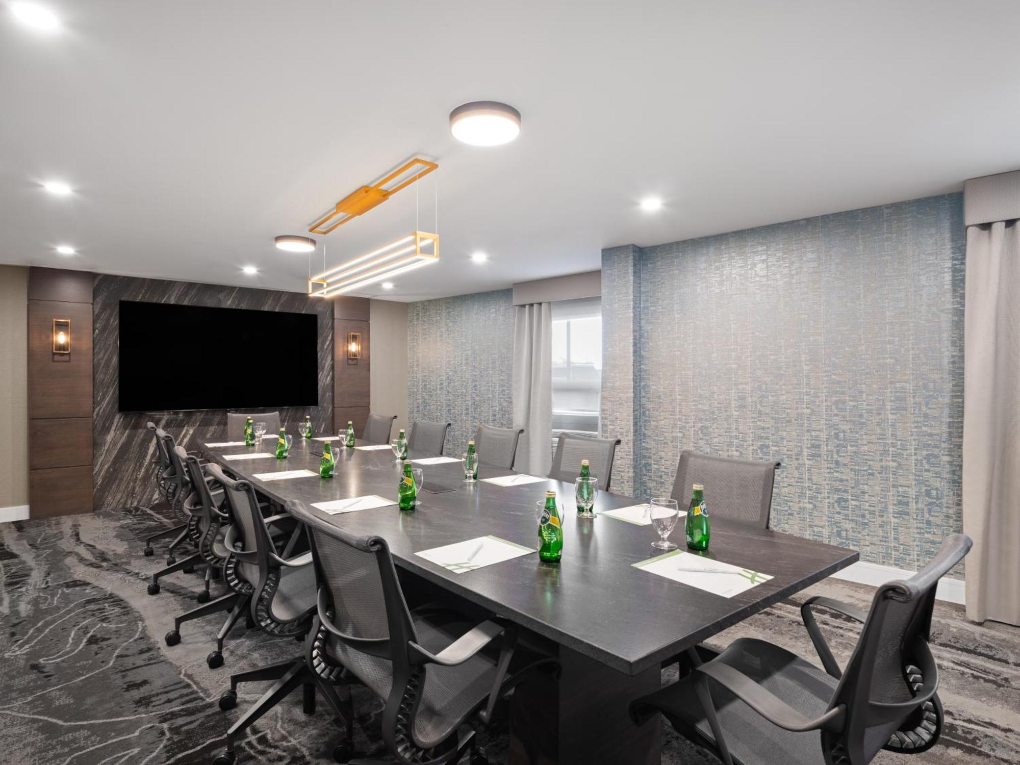 Holiday Inn Calgary Airport By Ihg Esterno foto