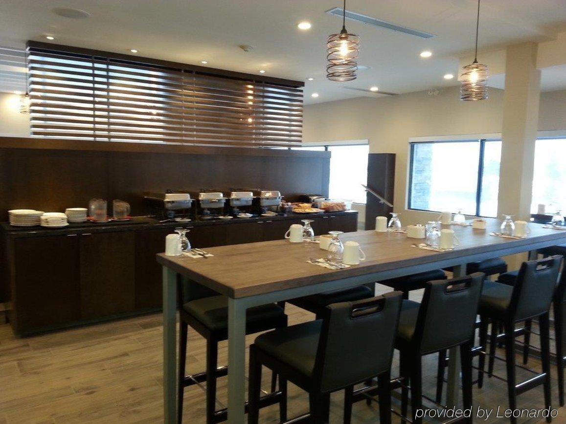 Holiday Inn Calgary Airport By Ihg Esterno foto